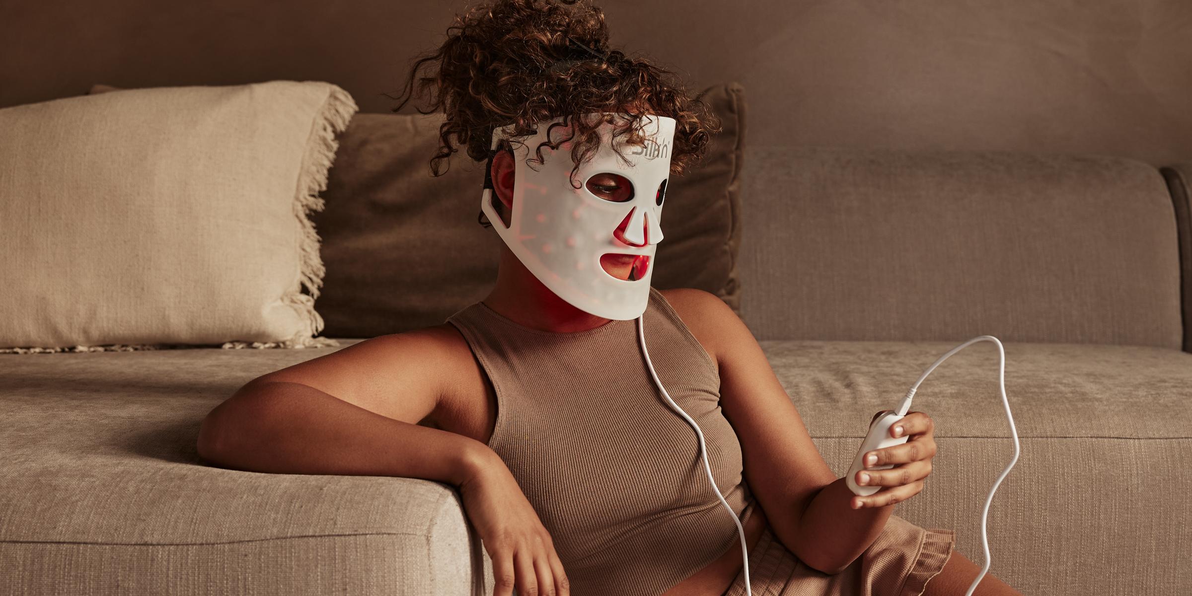 How to use led face mask?