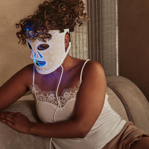 Portable LED Light Therapy Mask from Silk'n | Lightweight and comfortable