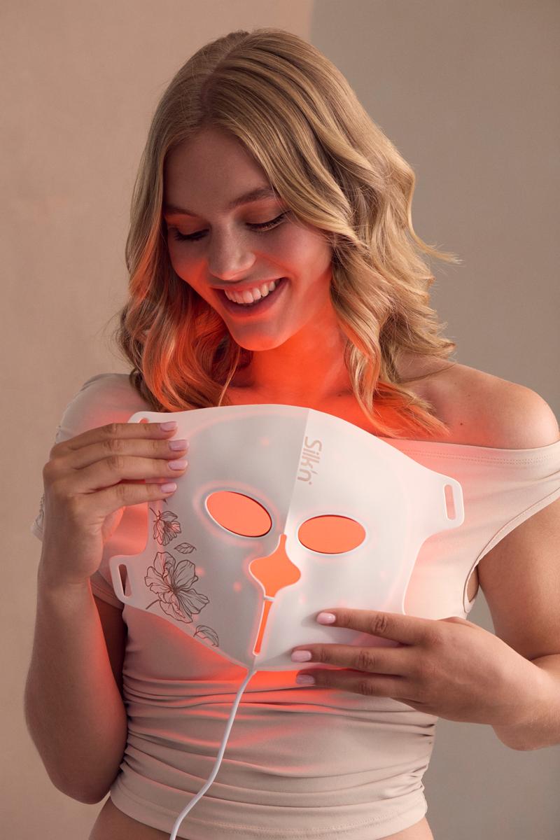 Searching for an EMS device? Discover the EMS mask from Silk'n