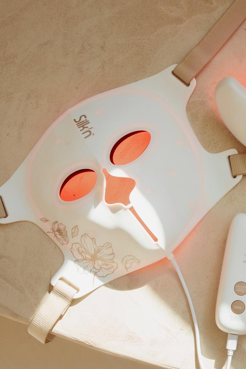 Silk'n LED EMS Face Mask and LumiLips with red light